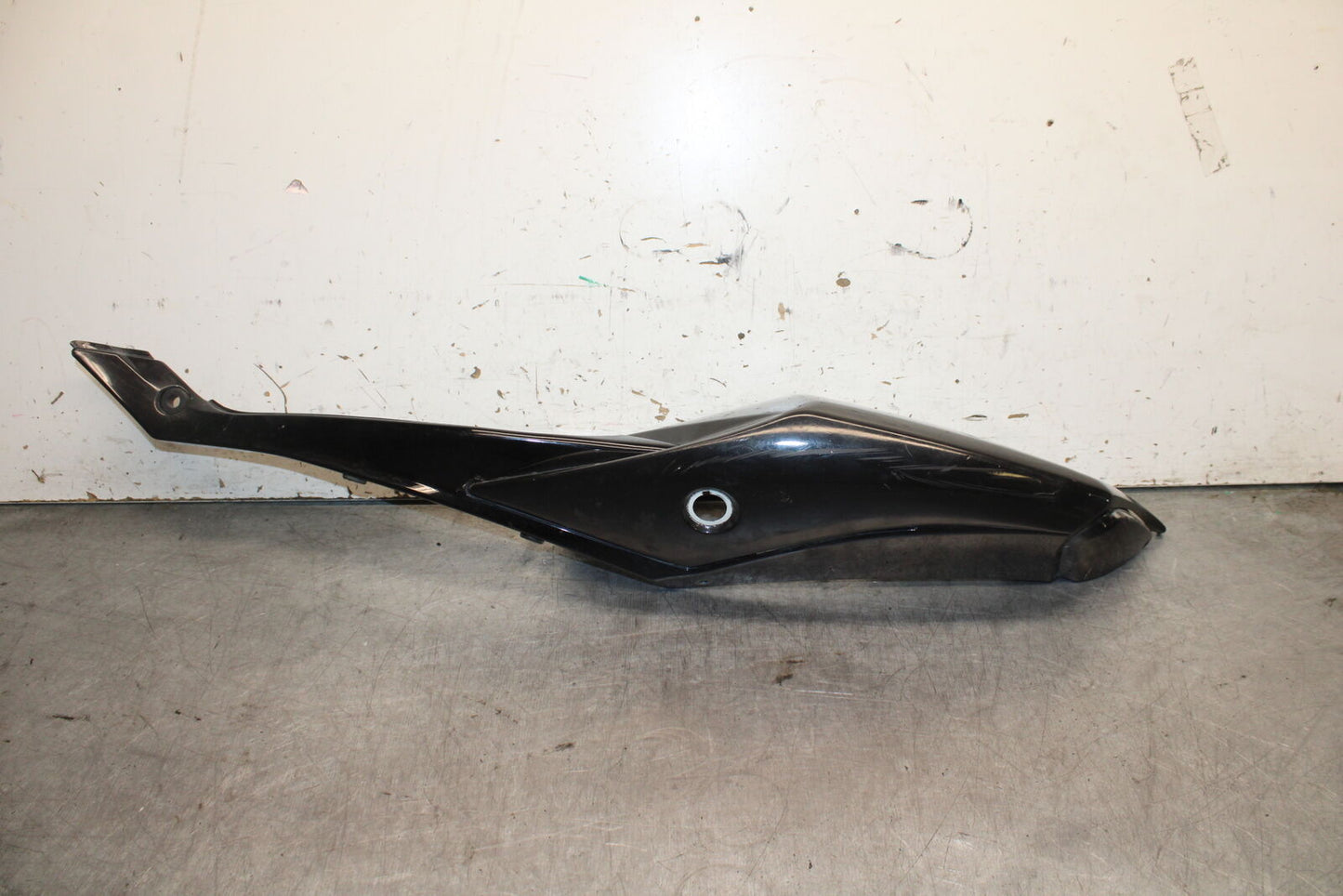 08-09 SUZUKI GSXR600 LEFT REAR BACK TAIL FAIRING COWL SHROUD BB728