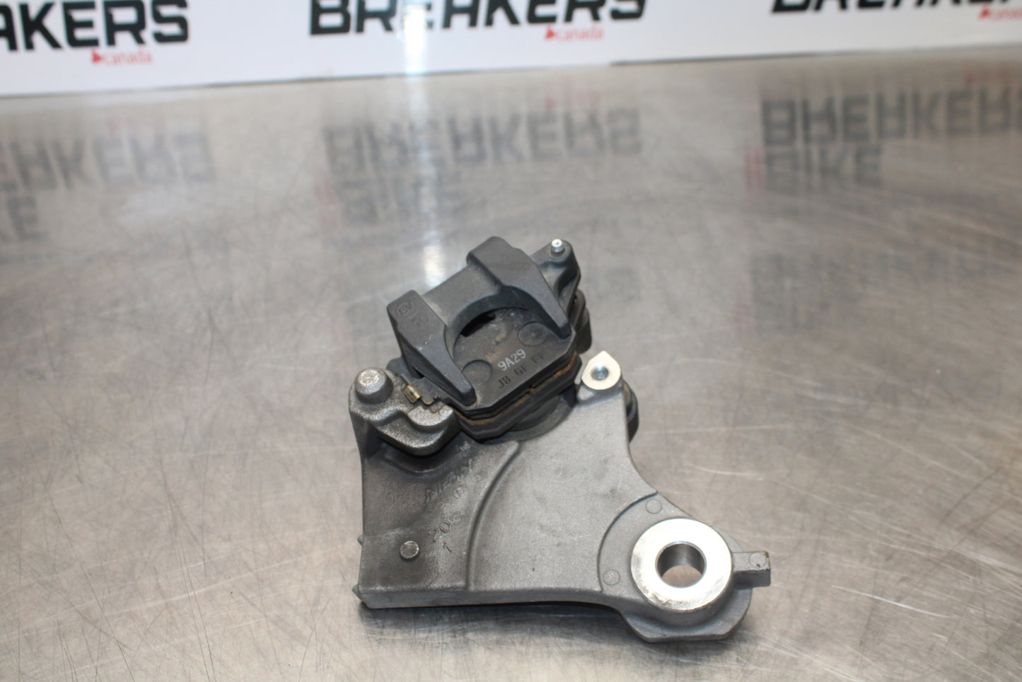 09-15 YAMAHA FZ6R REAR BACK BRAKE CALIPER W MOUNT BRACKET BB161