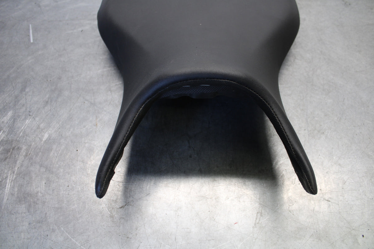 21-24 YAMAHA MT-07 FRONT DRIVERS SEAT PAD SADDLE PILLION BB662