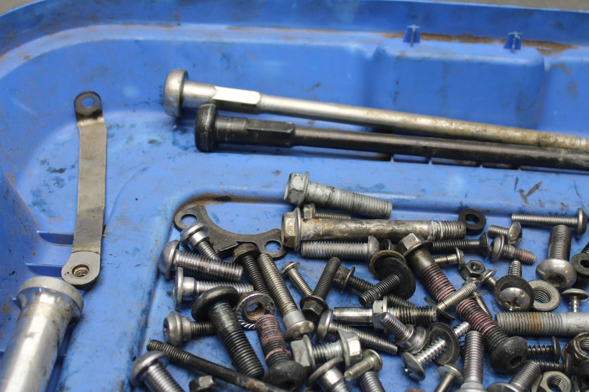 08 KAWASAKI NINJA ZX10R MOUNTING BOLTS HARDWARE SCREWS BB902