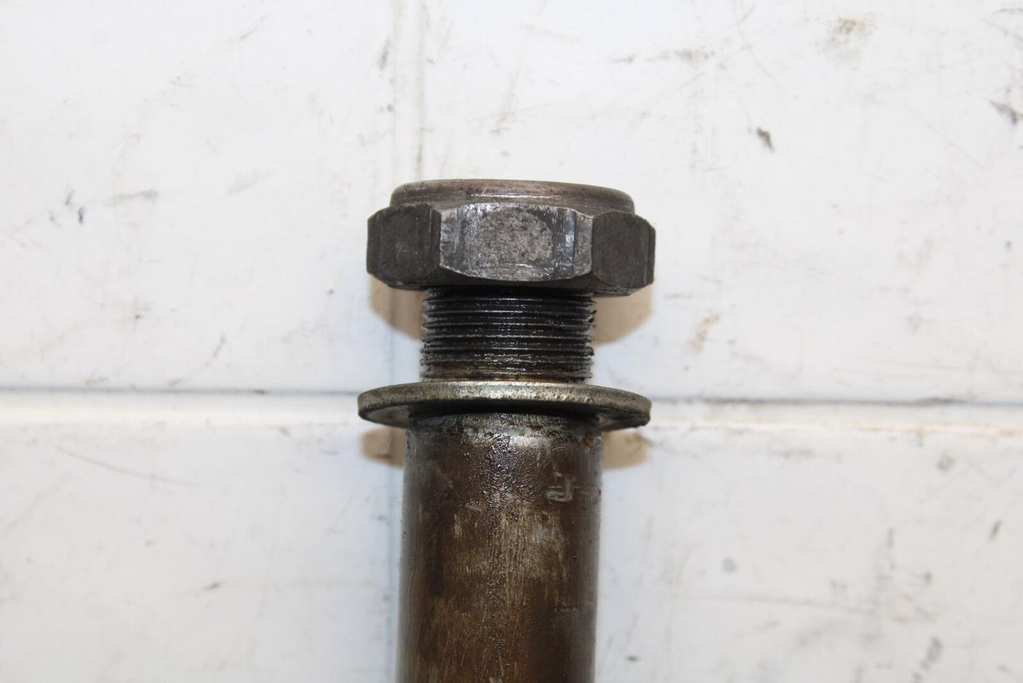 2005 Honda CBR600RR REAR AXLE BACK WHEEL RIM BOLT AXEL 42301-MEE-D00 BB564