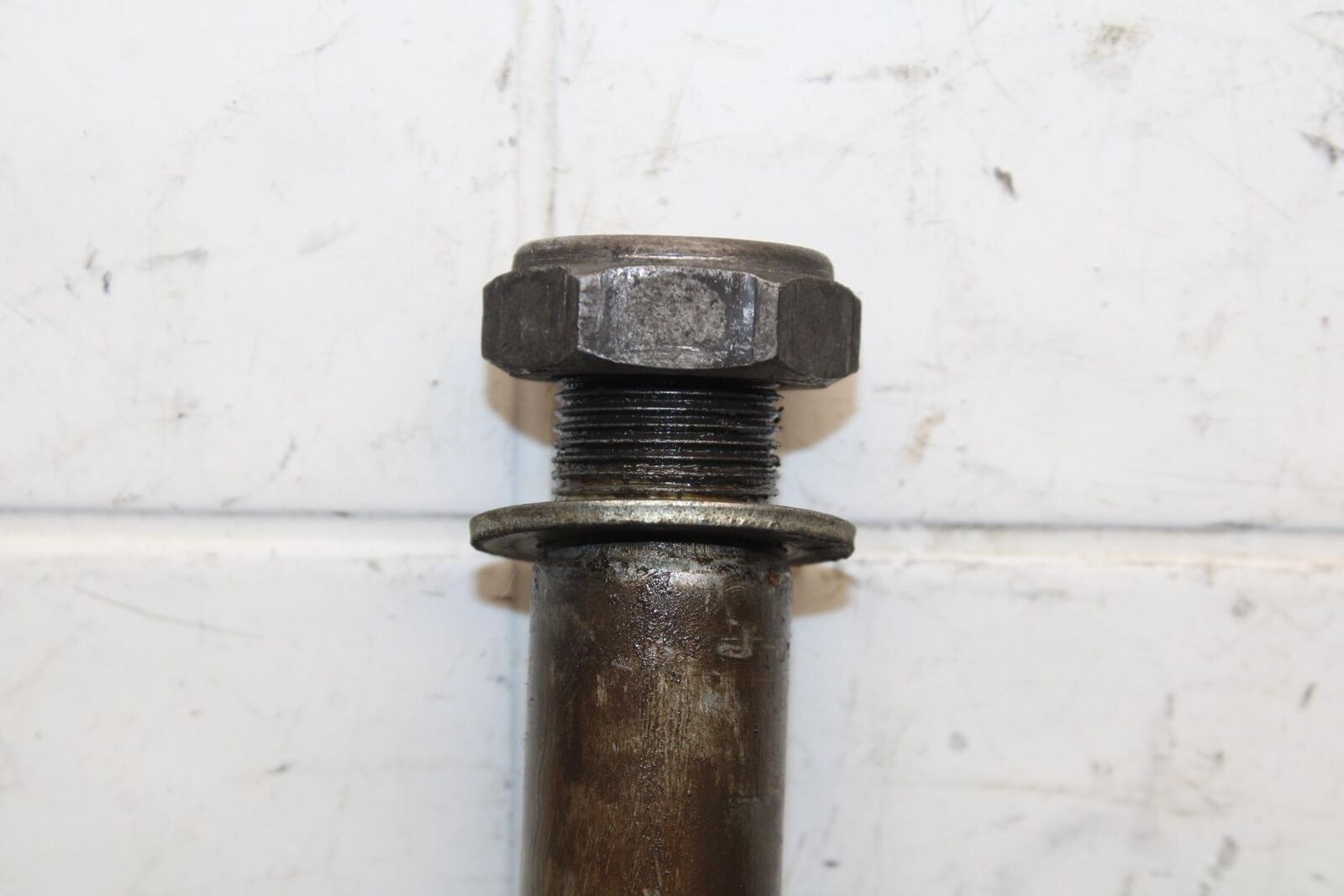 2005 Honda CBR600RR REAR AXLE BACK WHEEL RIM BOLT AXEL 42301-MEE-D00 BB564