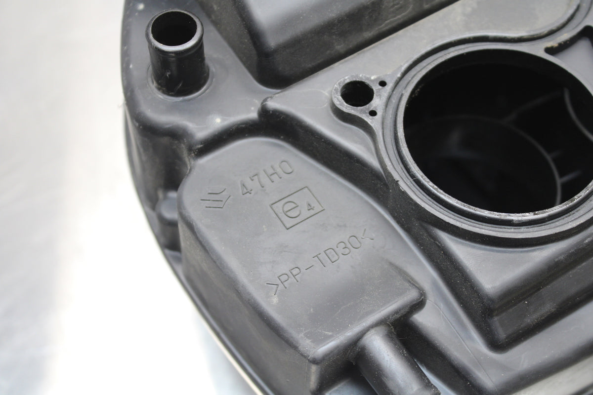 11 SUZUKI GSXR1000 AIRBOX AIR INTAKE FILTER BOX BB142