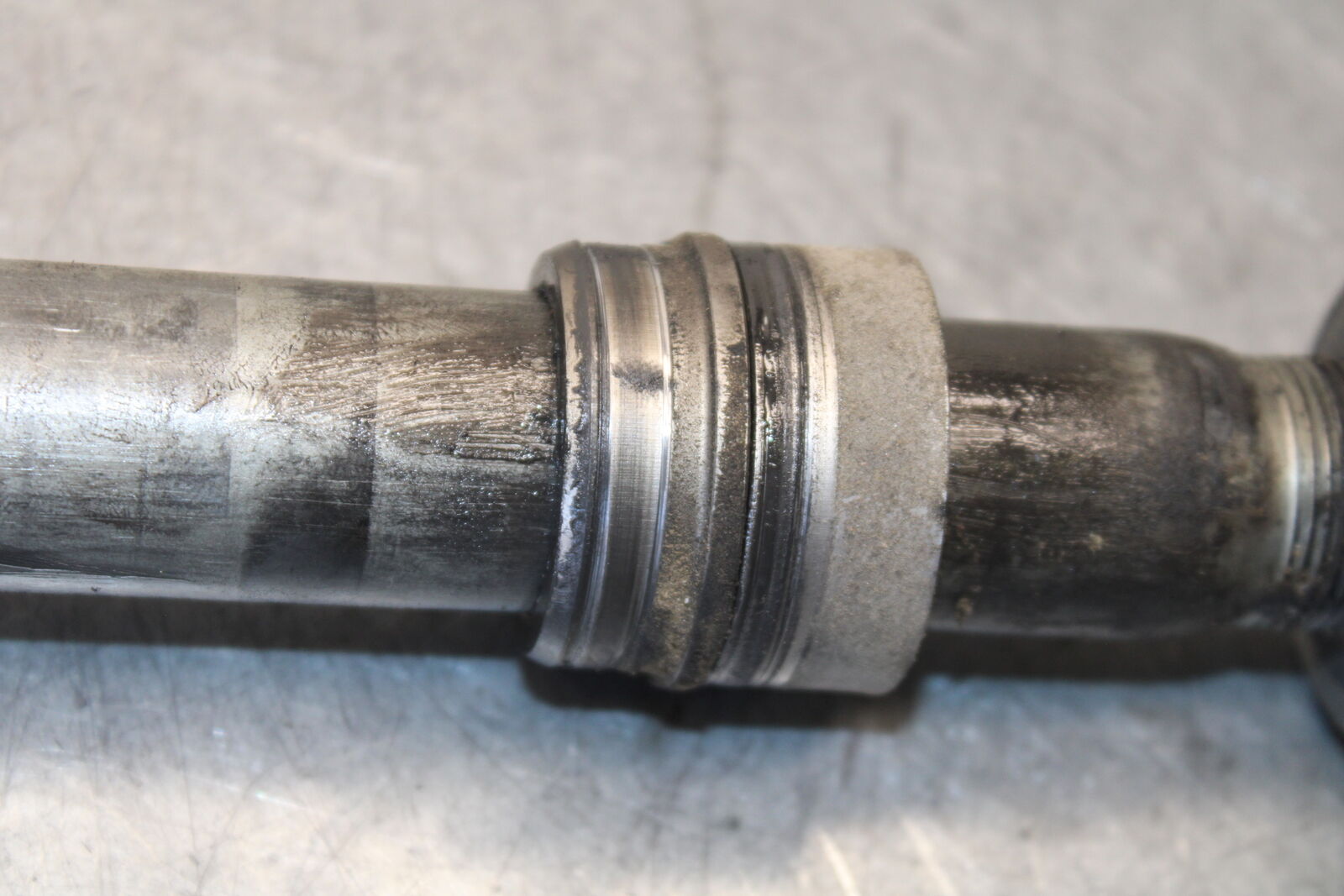 03-07 SUZUKI SV1000S REAR AXLE BACK WHEEL RIM PIVOT BOLT AXEL BB657