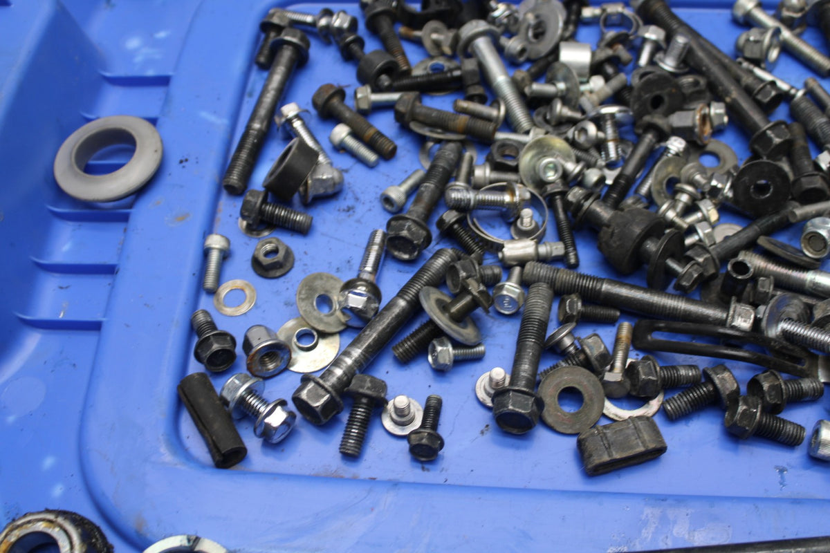 07 HONDA VTX1300R BOLTS HARDWARE MOTOR SCREWS BB825