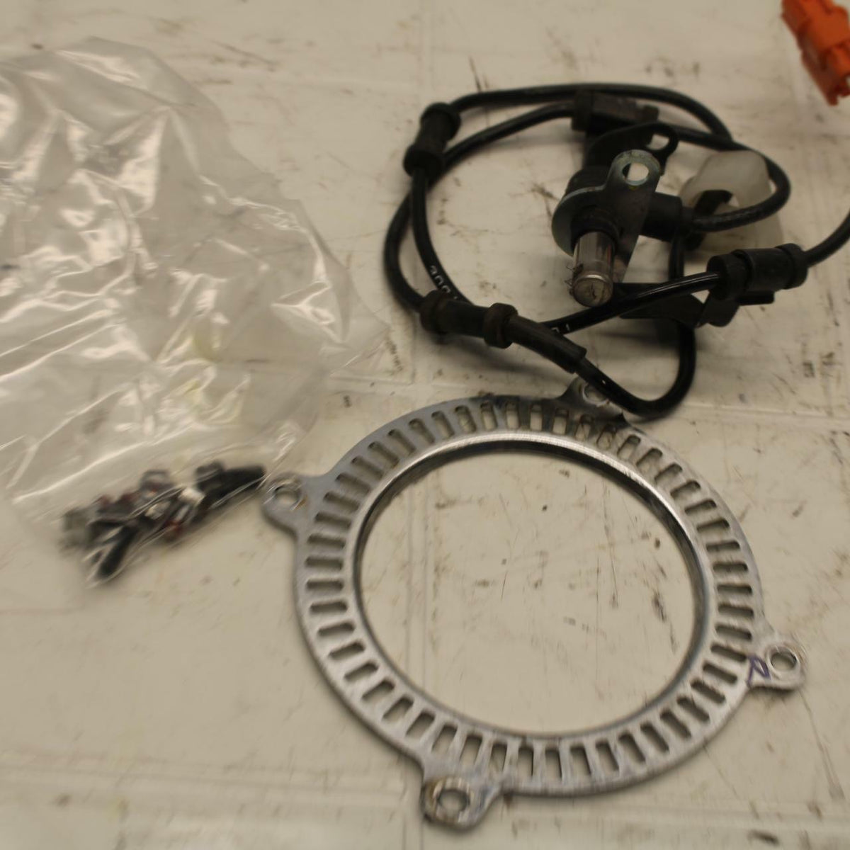 15-16 HONDA CB300F REAR ABS BRAKE SENSOR RING BB05