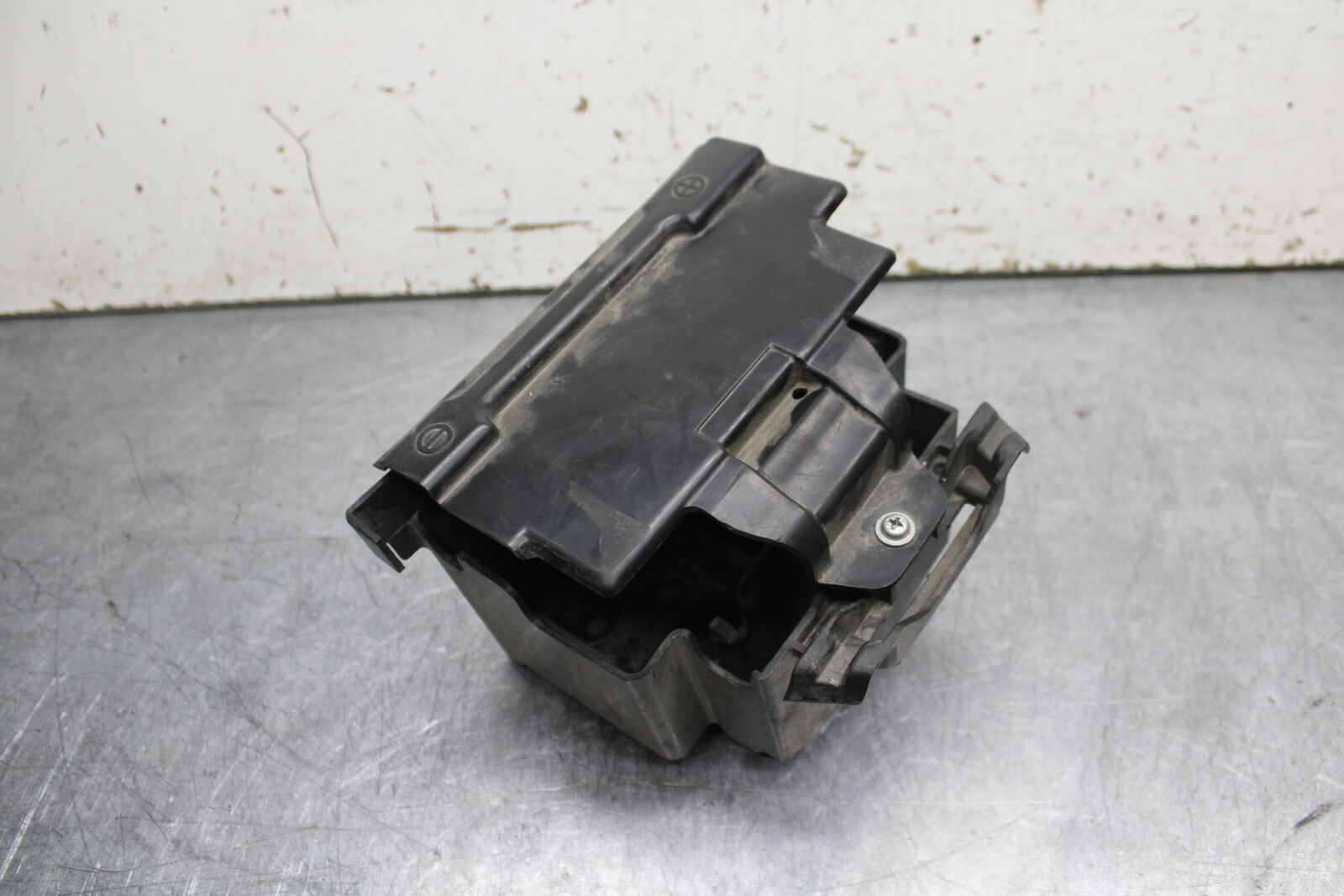 10-13 HONDA SHADOW RS 750 VT750RS BATTERY TRAY BOX HOLDER BB718