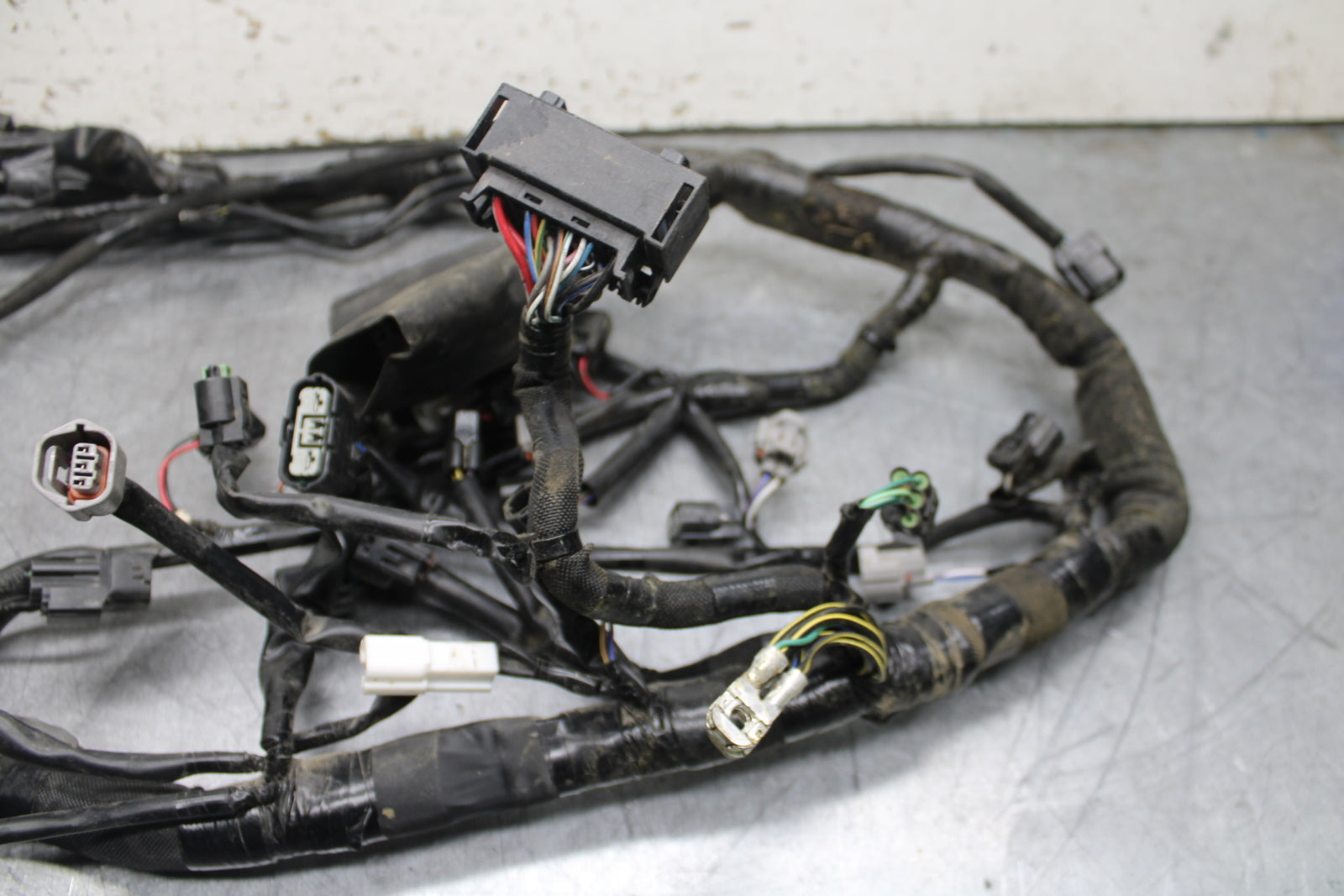 24-25 KAWASAKI NINJA ZX6R MAIN ENGINE WIRING HARNESS WIRE LOOM BB726