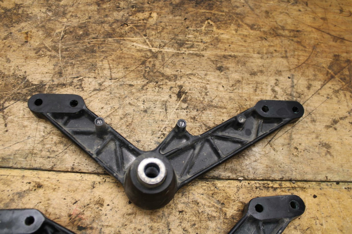 07-11 SUZUKI VSTROM 650 ENGINE MOUNT MOTOR BRACKET BB340