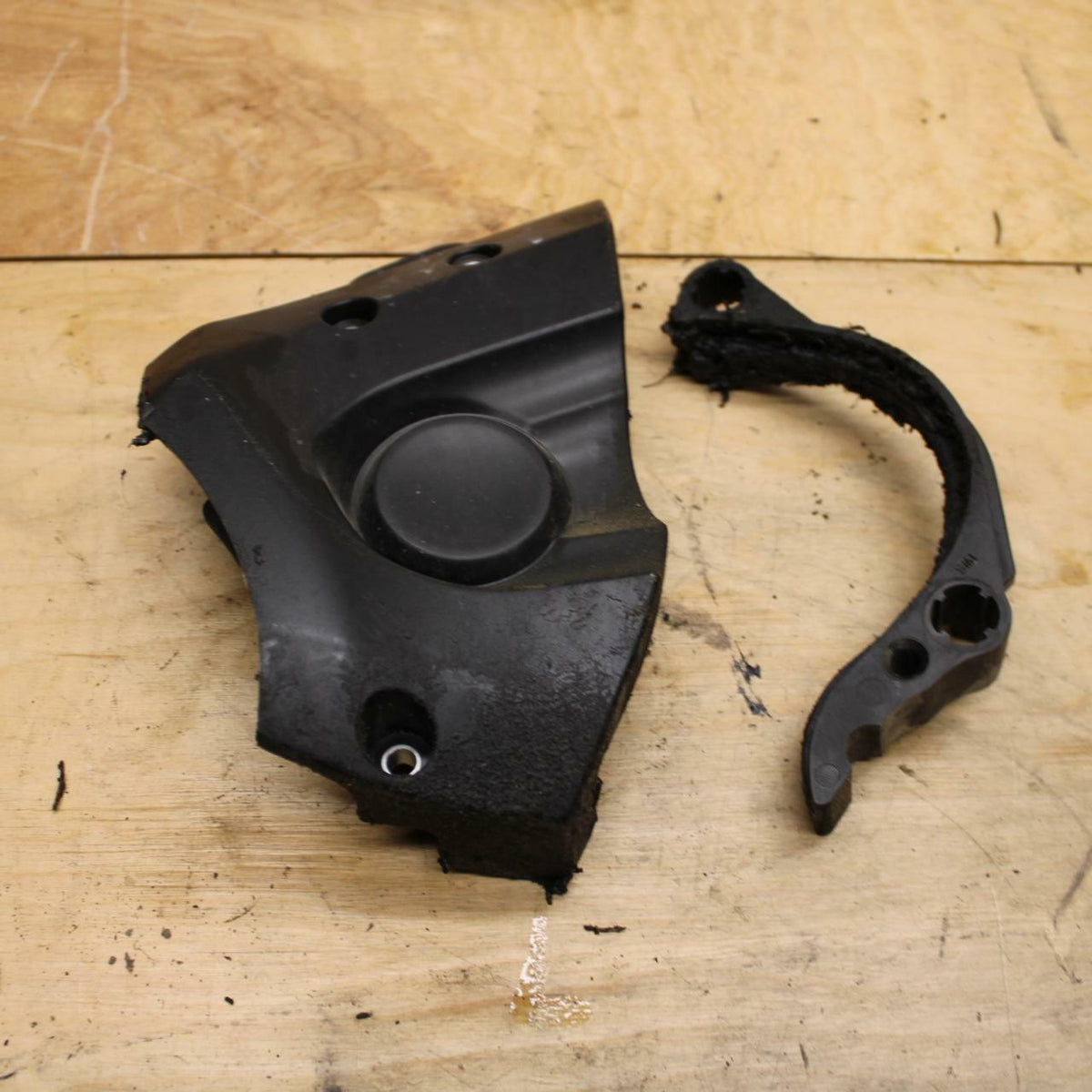 18-21 YAMAHA XSR700 ENGINE SPROCKET COVER BB323