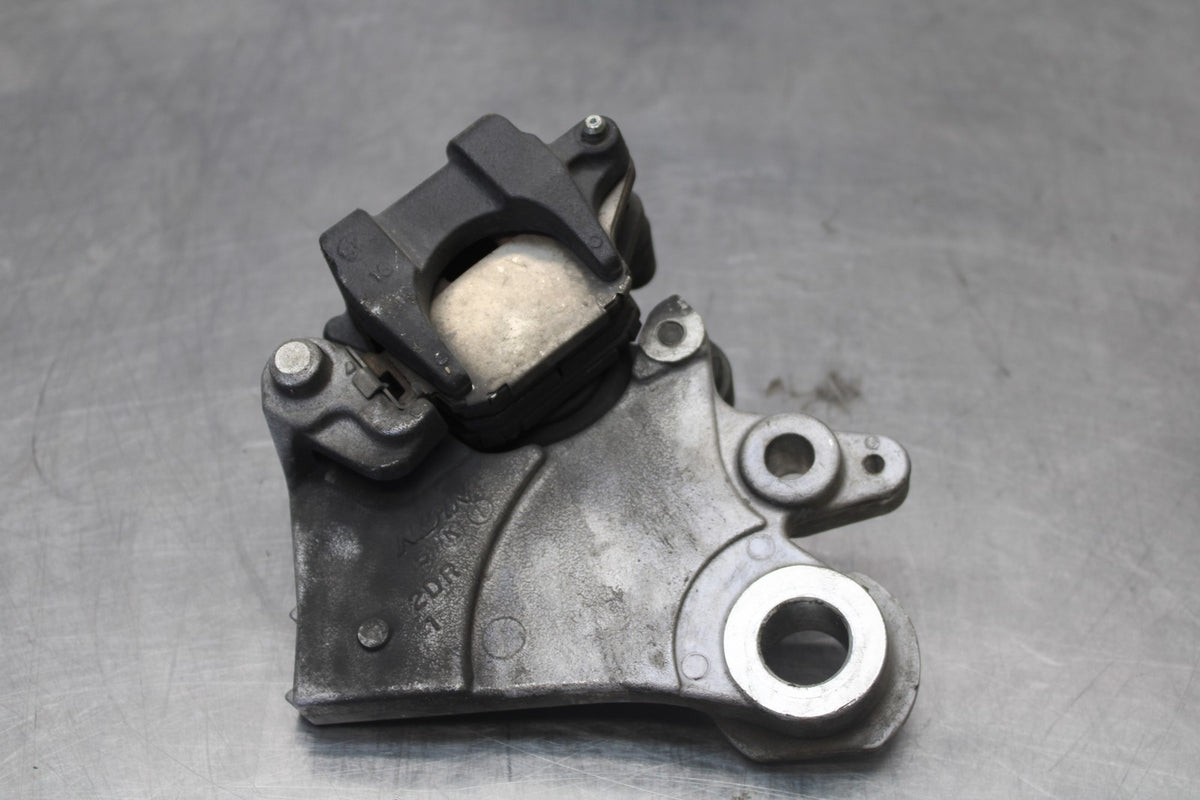 15-17 YAMAHA FJ09 REAR BACK BRAKE CALIPER W MOUNT BRACKET BB906