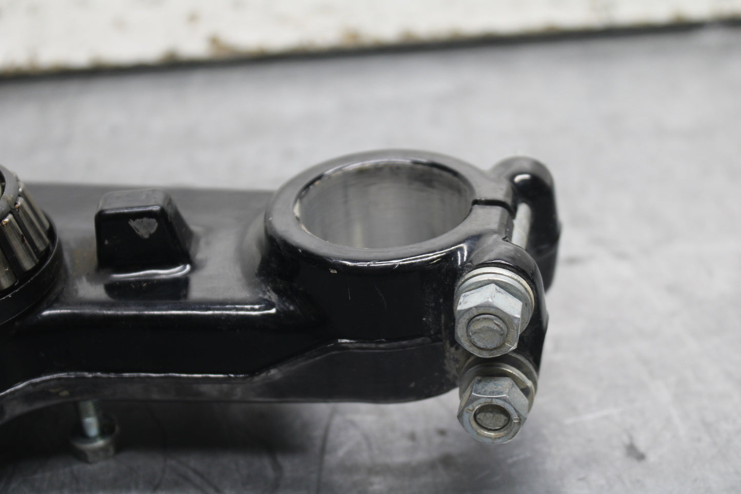 82-83 YAMAHA IT175 FRONT FORKS CLAMP LOWER TRIPLE TREE STEM BB108