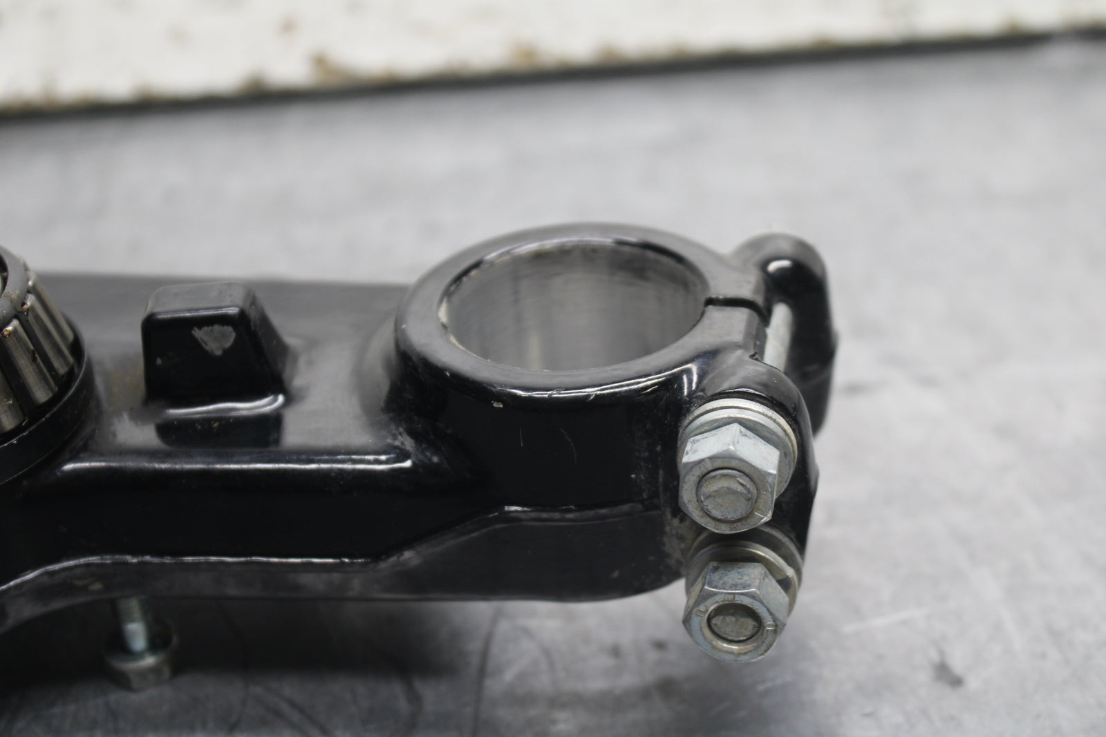 82-83 YAMAHA IT175 FRONT FORKS CLAMP LOWER TRIPLE TREE STEM BB108