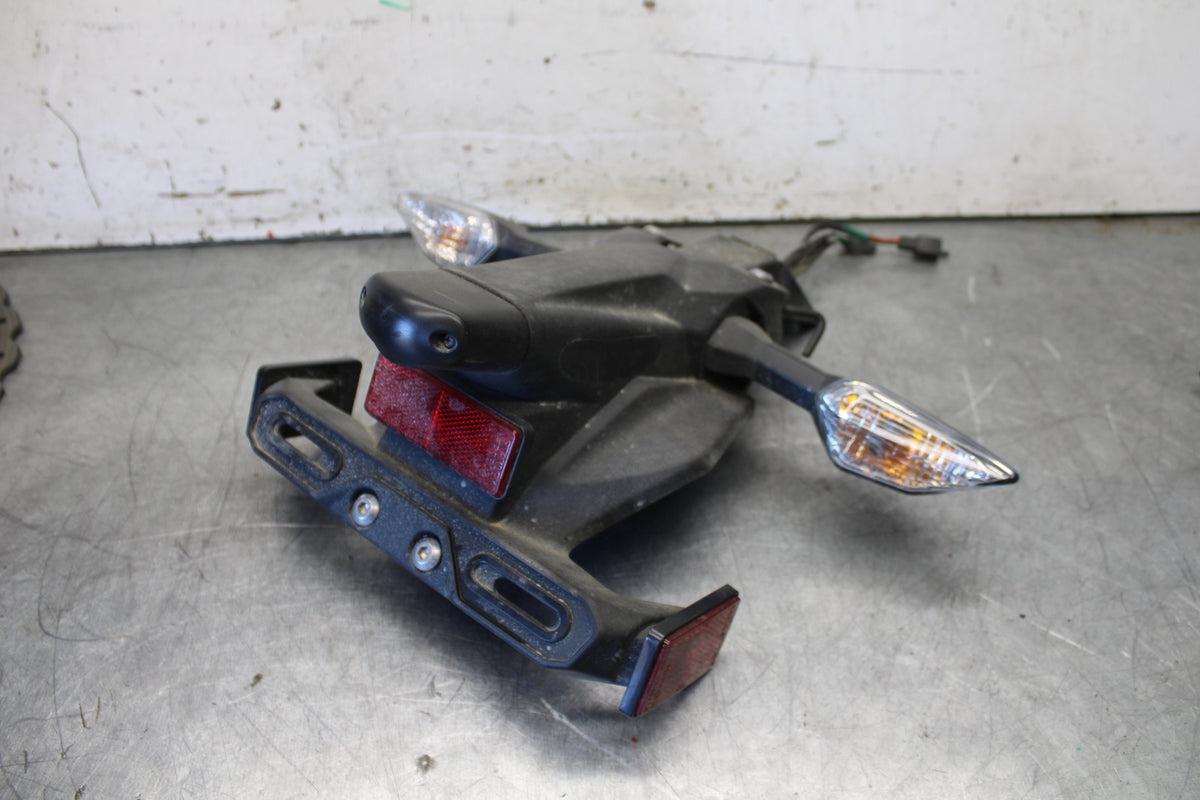 19-22 KAWASAKI Z400 REAR BACK FENDER MUD GUARD BB708