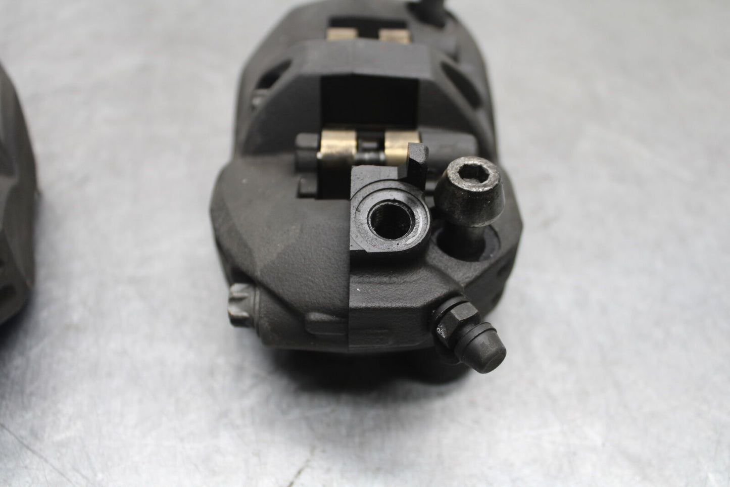 09-12 KAWASAKI NINJA ZX6R RIGHT LEFT FRONT BRAKE CALIPER SET PAIR CALIPERS BB698