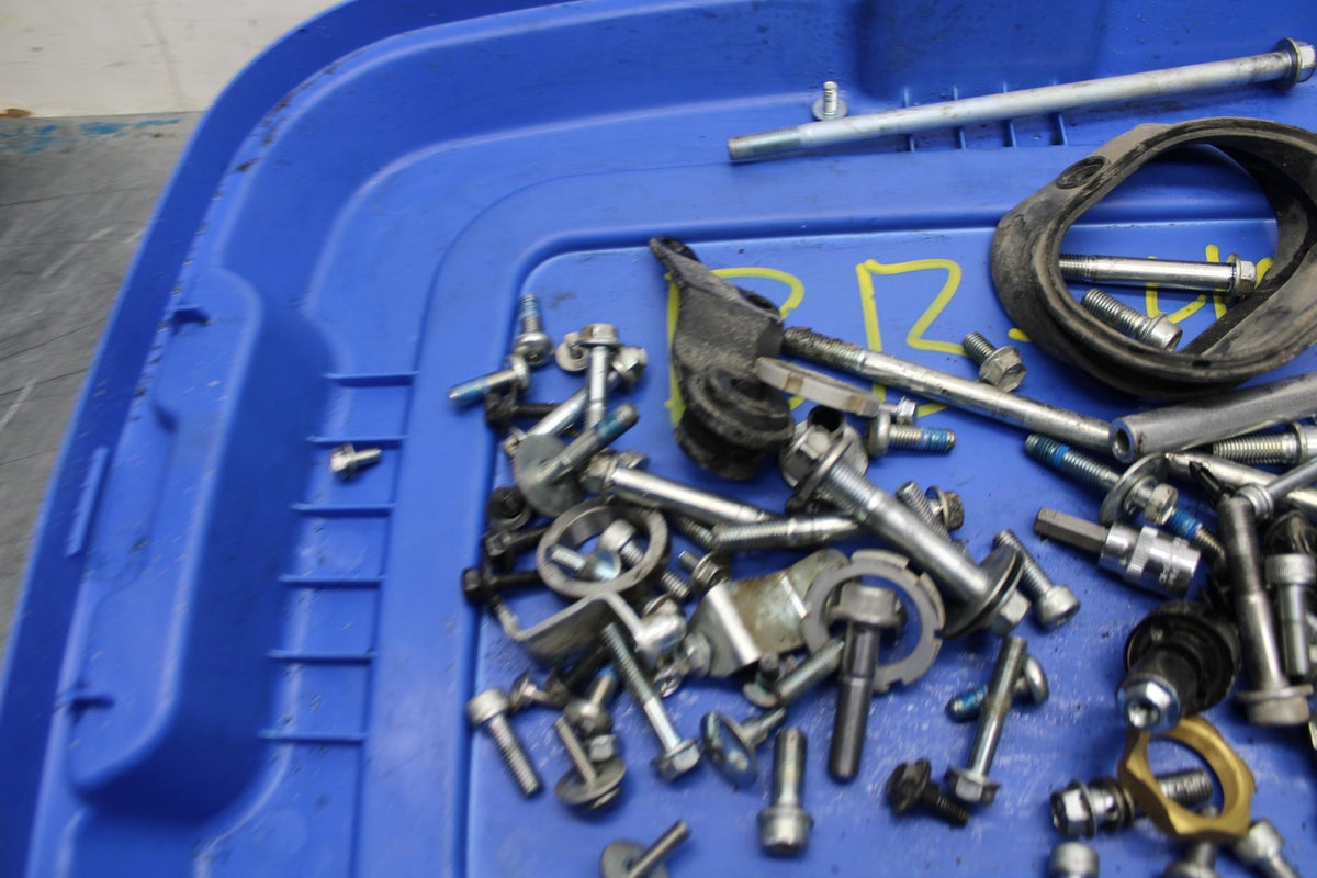 15-21 SUZUKI GSXR600 ENGINE MOUNTING BOLTS HARDWARE MOTOR SCREWS BB463