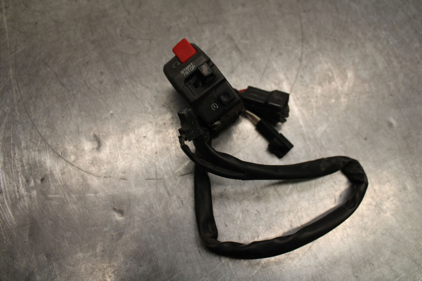 06-07 KAWASAKI NINJA ZX10R RIGHT CLIP ON KILL OFF START SWITCH SWITCHES  BB115