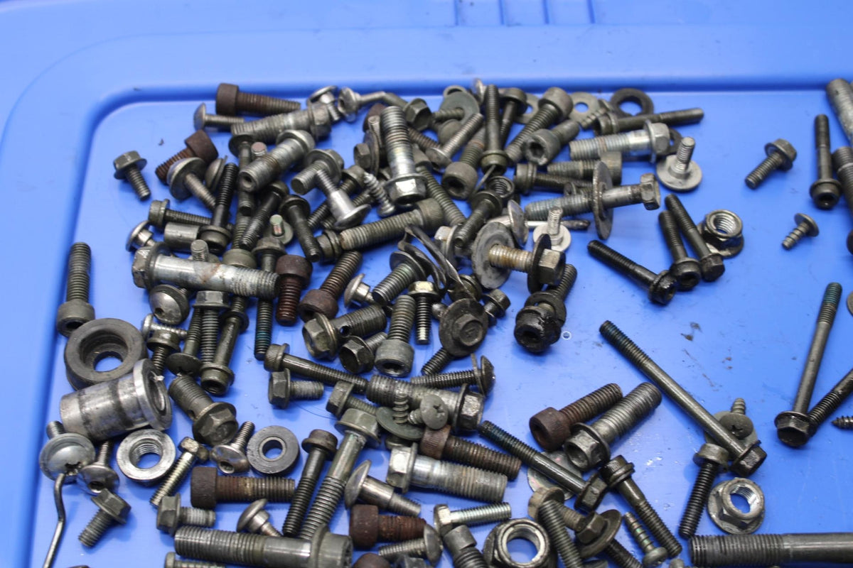 1999 Suzuki GSXR600 MISCELLANEOUS BOLTS AND HARDWARE.BB580