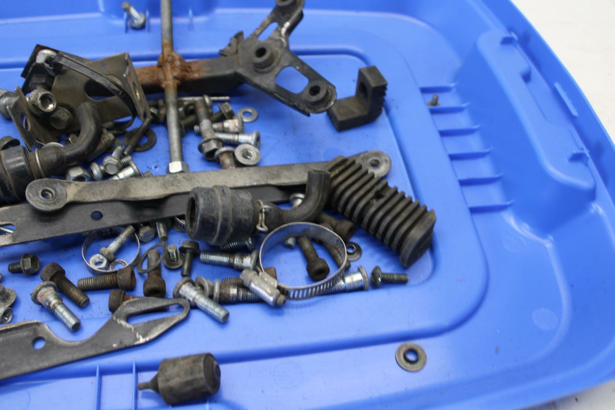 93-96 SUZUKI GSXR1100W HARDWARE SCREWS BB12