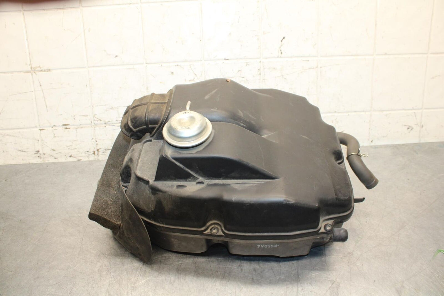 2008 Honda Interceptor 800 VFR800A ABS AIRBOX AIR INTAKE FILTER BOX BB566