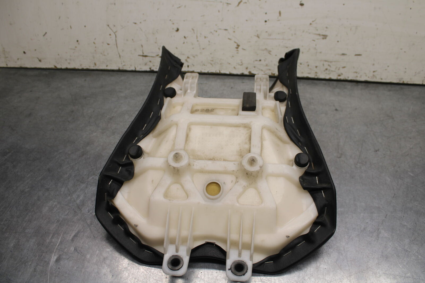 12-13 KAWASAKI Z1000 FRONT DRIVERS SEAT PAD SADDLE PILLION BB743