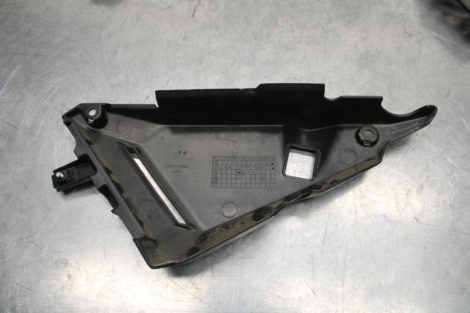 17-20 KAWASAKI NINJA EX650 ABS RIGHT LEFT FRONT SIDE SEAT TRIMS COWLS BB88