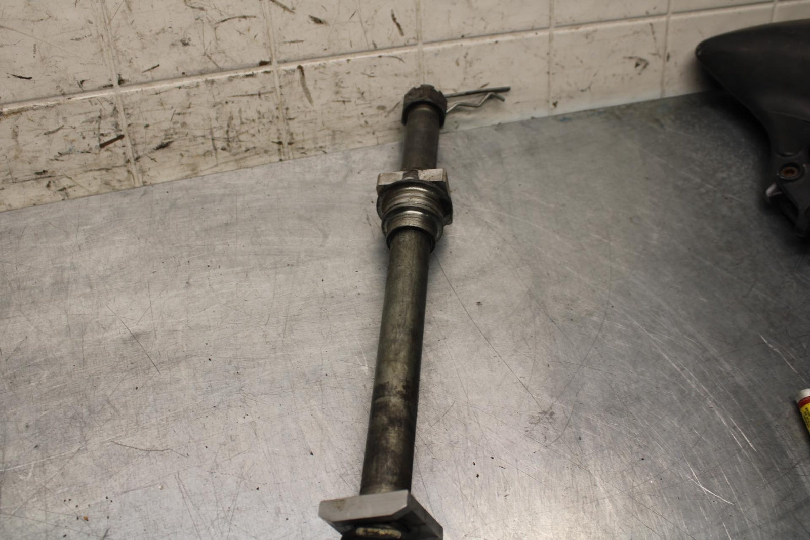 2000 Kawasaki Ninja ZX12R ZX1200A REAR AXLE BACK WHEEL RIM PIVOT BOLT AXEL BB565