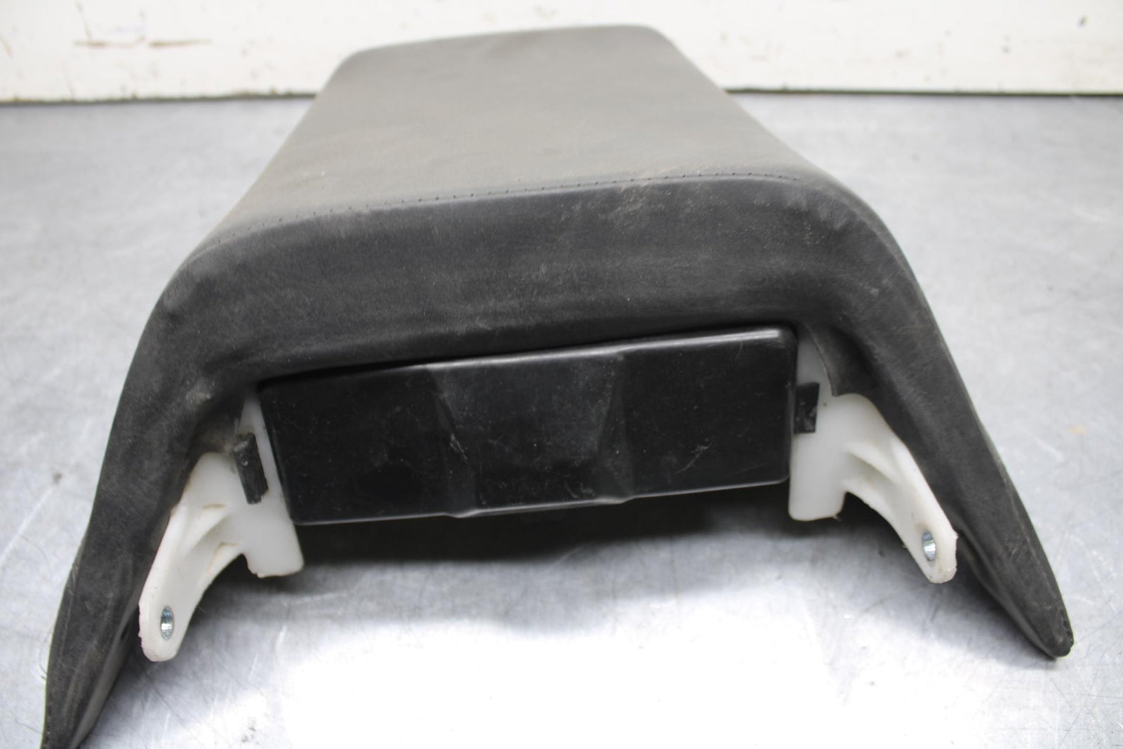 93-07 YAMAHA VMAX 1200 REAR BACK PASSENGER SEAT BB634
