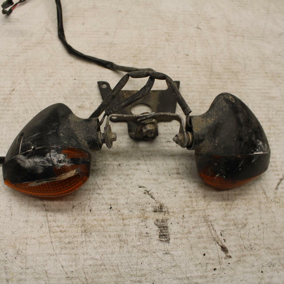 15 YAMAHA FZ09 REAR LEFT RIGHT TURN SIGNALS LIGHT INDICATORS BB367