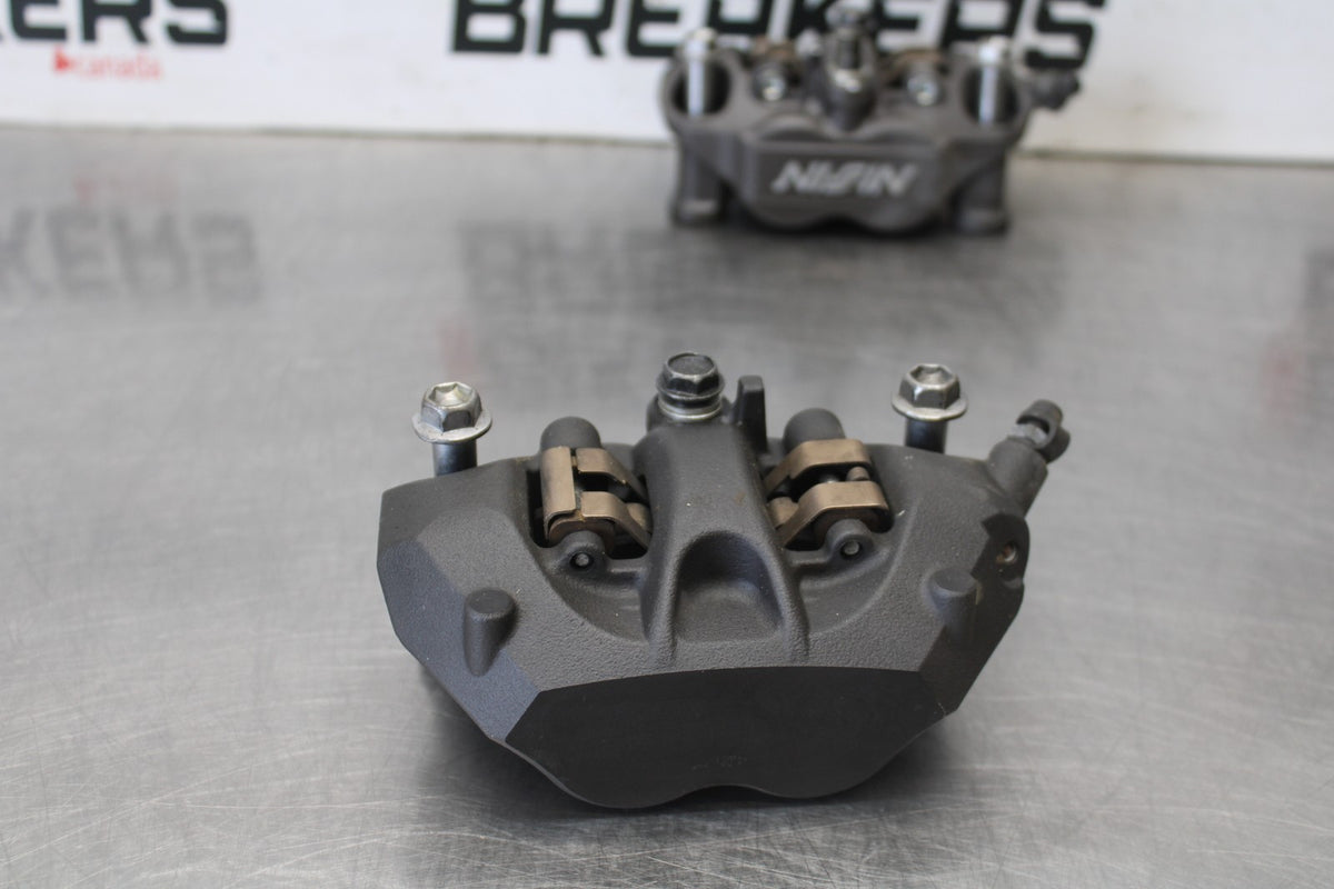 13-18 KAWASAKI NINJA ZX6R RIGHT LEFT FRONT BRAKE CALIPER SET PAIR CALIPERS BB908