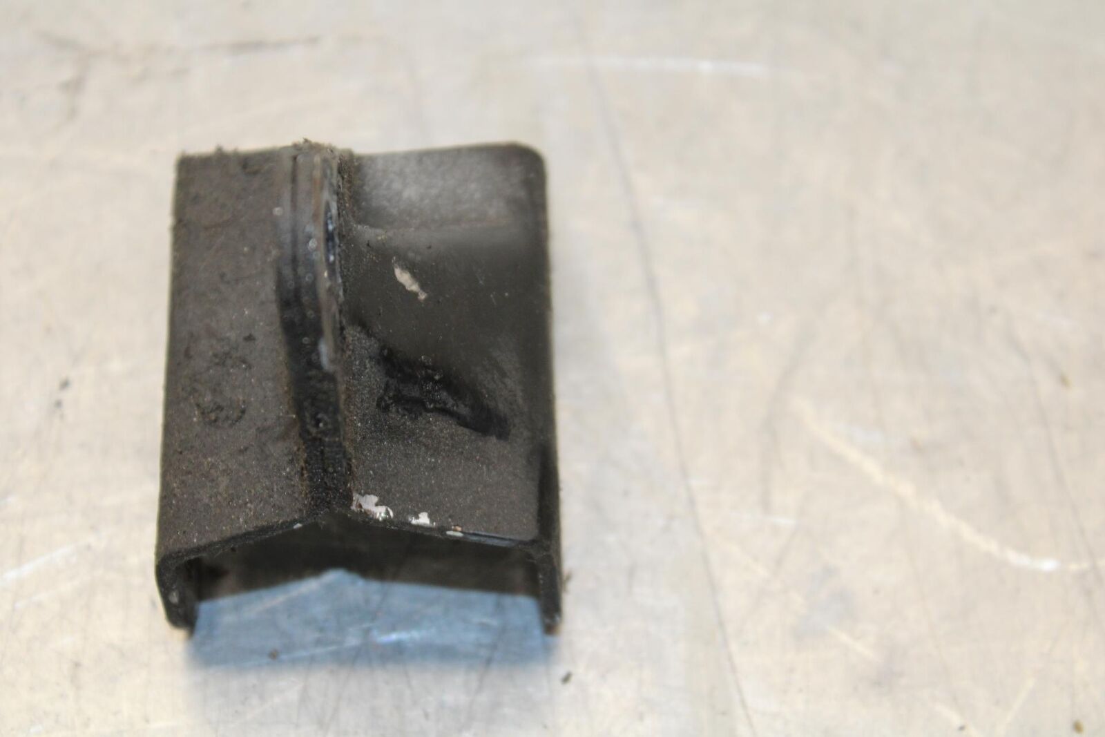 1979 Yamaha XS1100 ENGINE MOUNT MOTOR BRACKET BB572