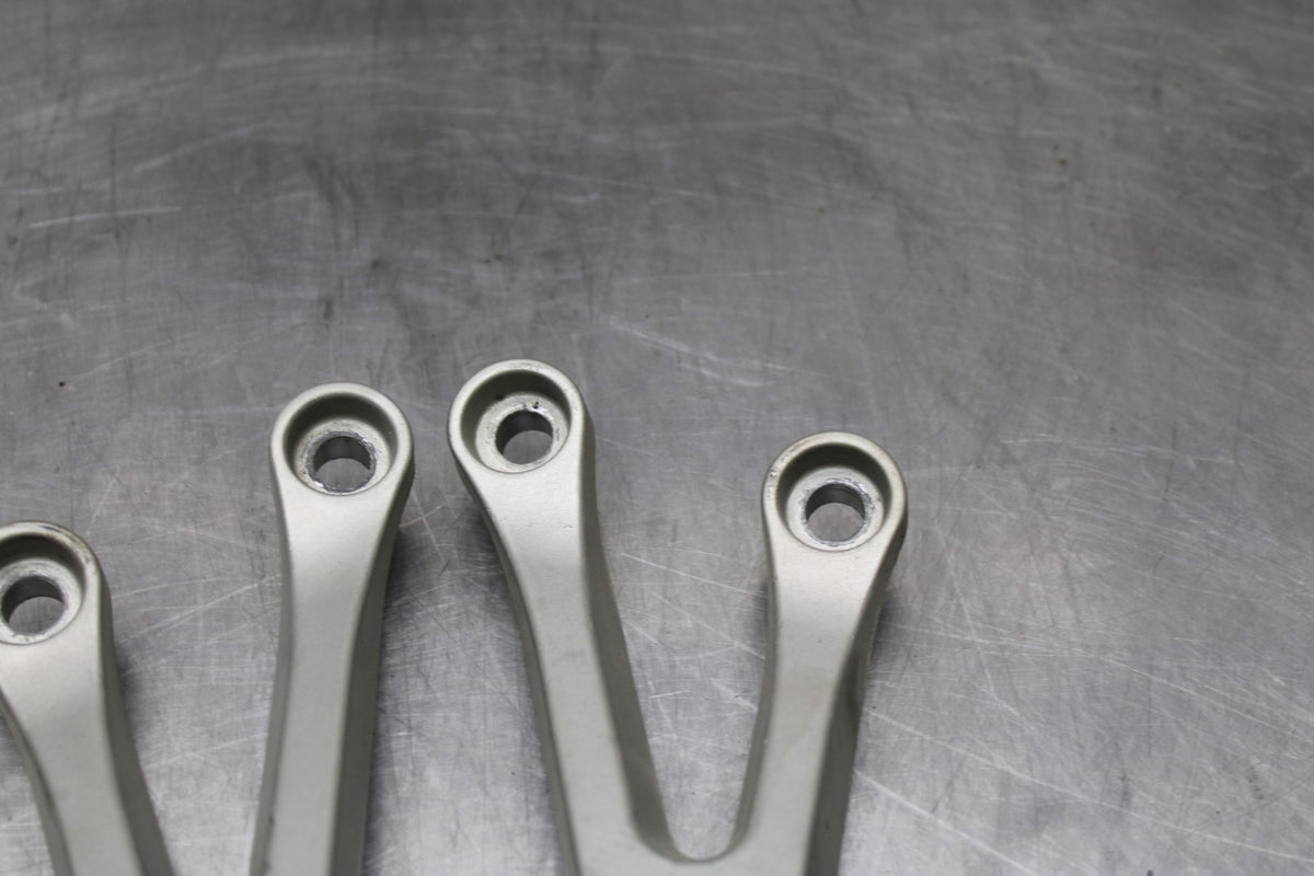 98 KAWASAKI NINJA ZX6 REAR BACK PASSENGER PEG SET PAIR BB870