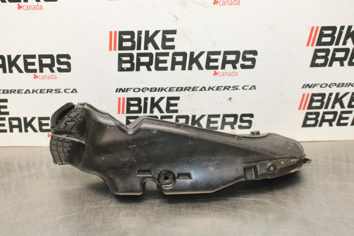 11-24 SUZUKI GSXR750 LEFT RAM AIR INTAKE DUCT TUBE BB630