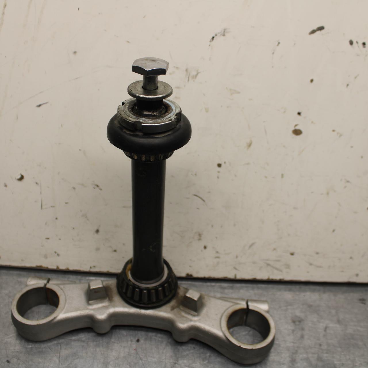 04-09 SUZUKI GS 500 FH GS500F FRONT FORKS CLAMP LOWER TRIPLE TREE STEM BB97