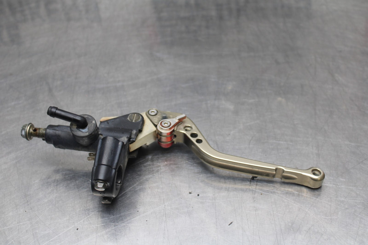 06 SUZUKI SV650S FRONT BRAKE MASTER CYLINDER w/ LEVER BB783