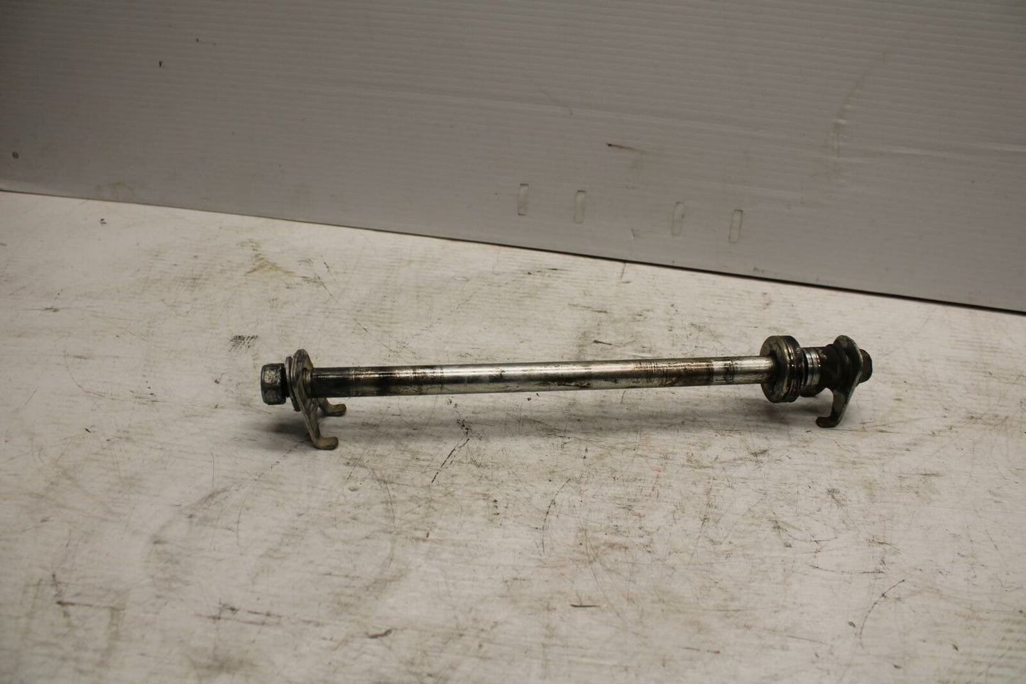 09 YAMAHA FZ6 REAR AXLE BACK WHEEL RIM PIVOT BOLT AXEL BB295