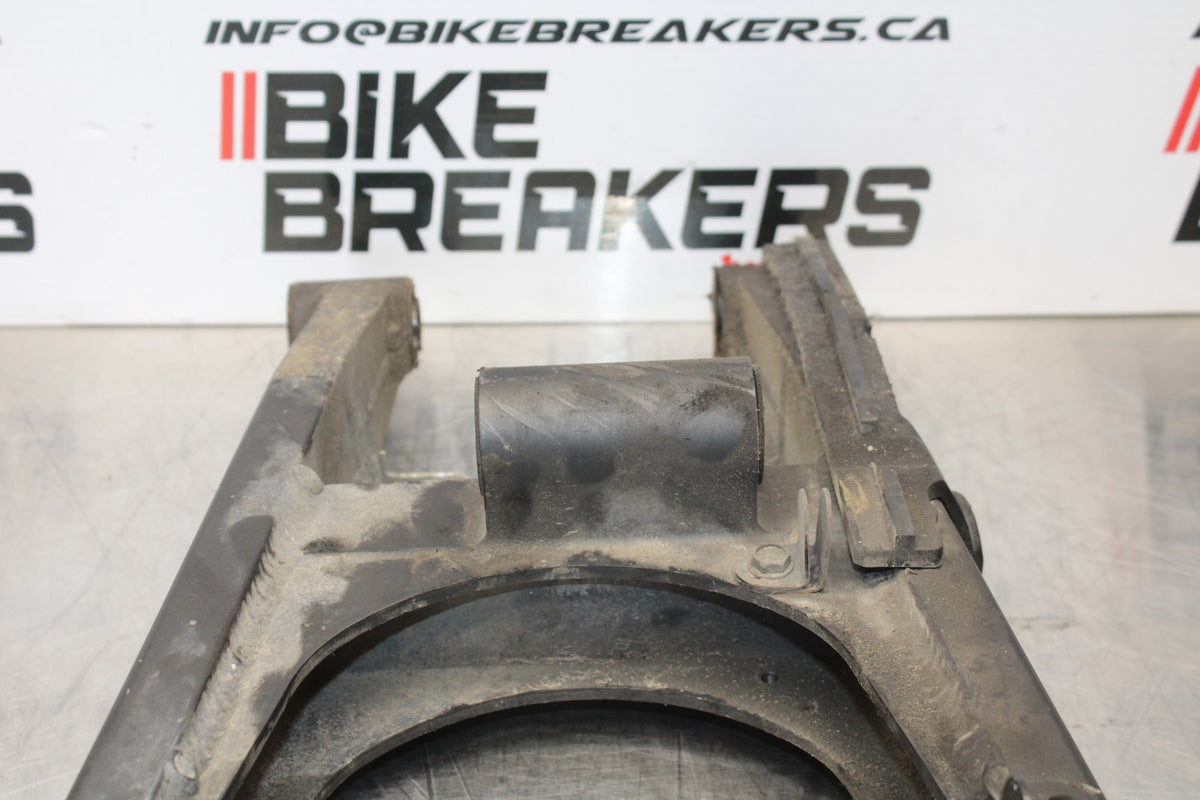 08-18 KAWASAKI KLR650 REAR SWINGARM BACK SUSPENSION SWING ARM BB183
