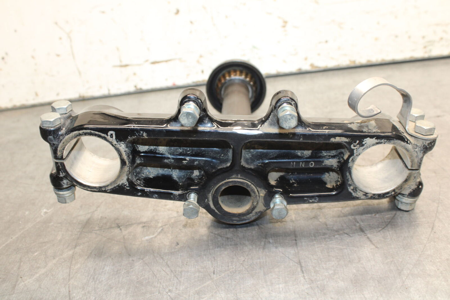 82-83 YAMAHA IT175 FRONT FORKS CLAMP LOWER TRIPLE TREE STEM BB108