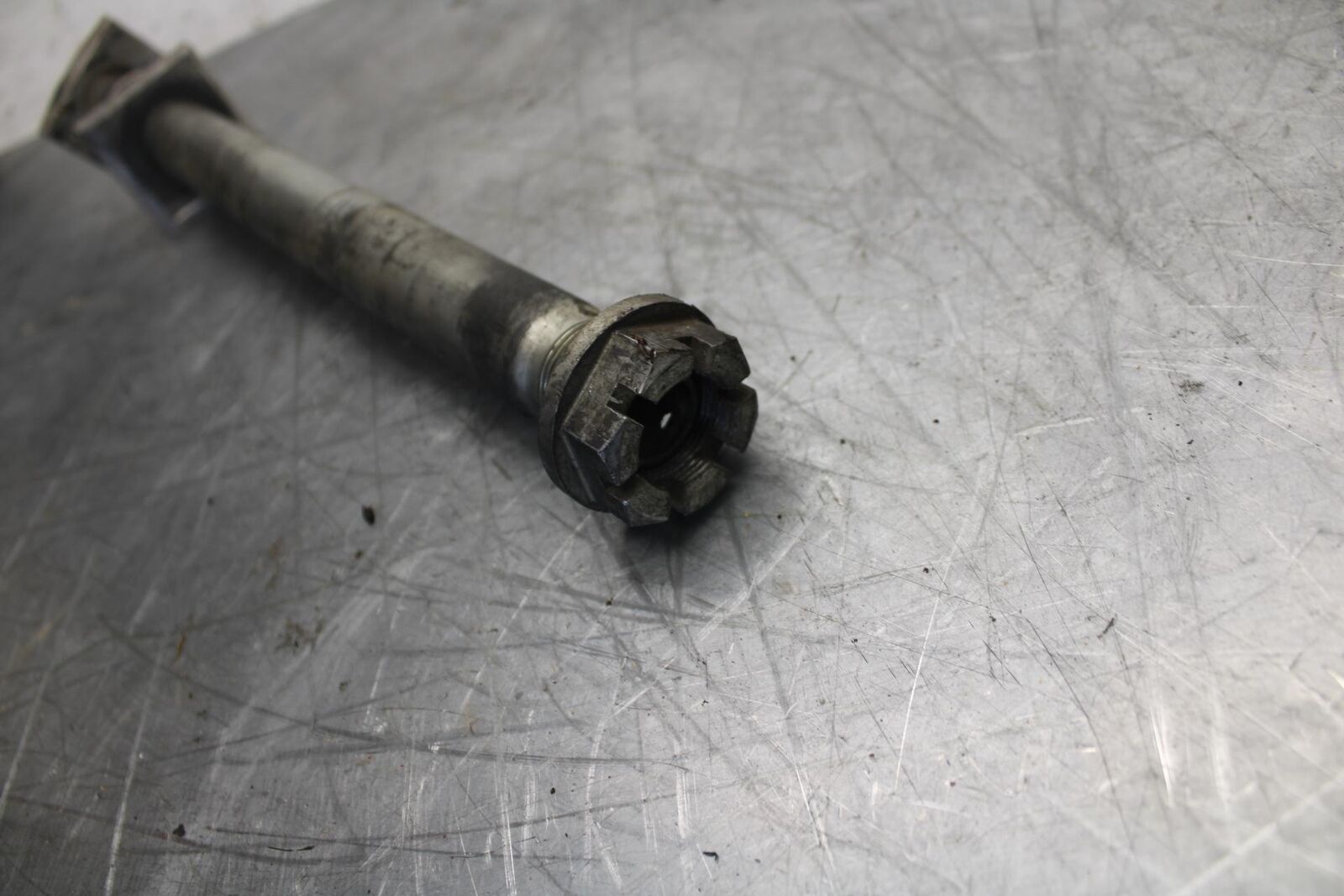 1998 Suzuki TL1000S REAR AXLE BACK WHEEL RIM PIVOT BOLT AXEL BB508
