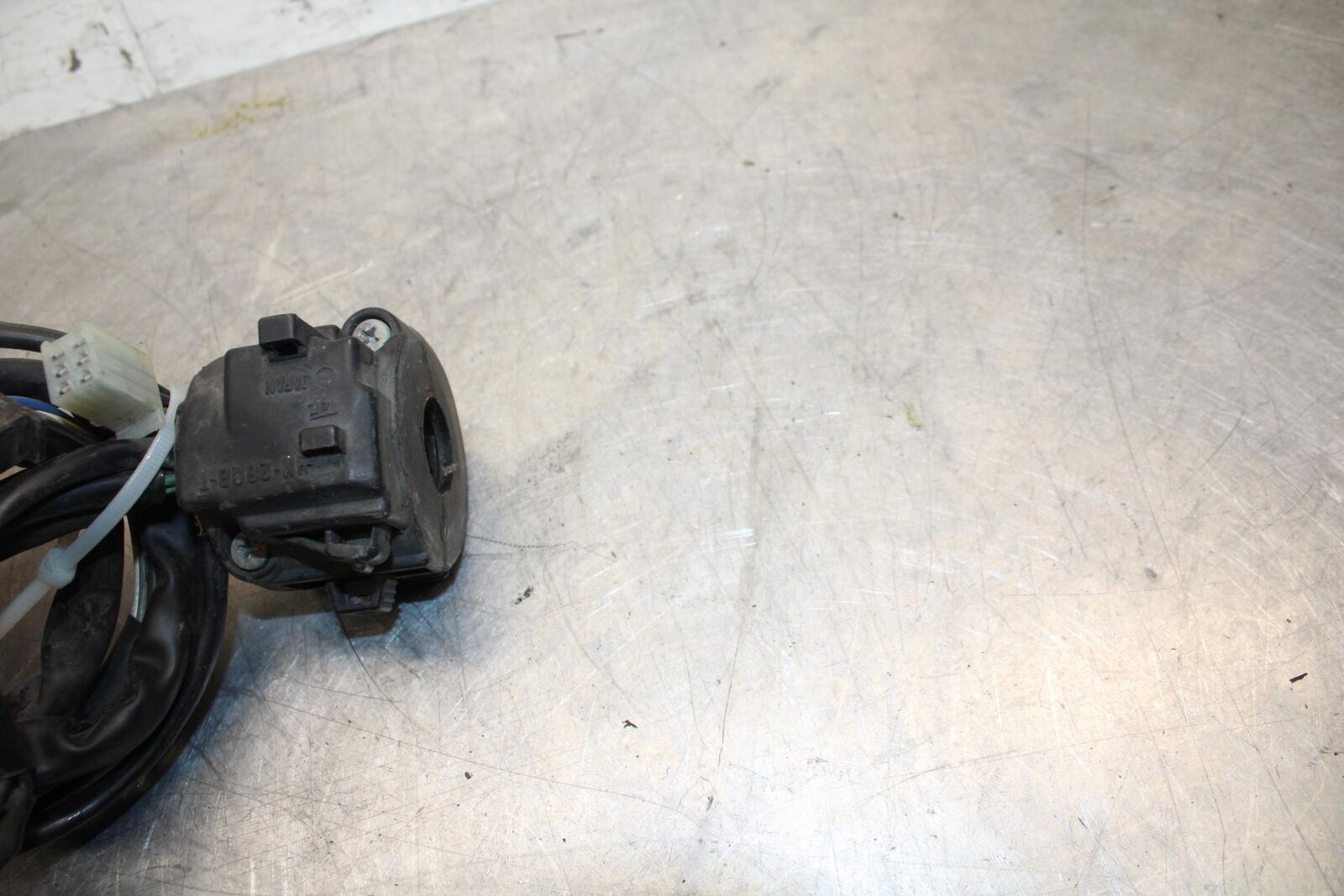 1996 Honda CBR900RR LEFT CLIP ON HANDLE HORN SIGNALS SWITCH  BB09