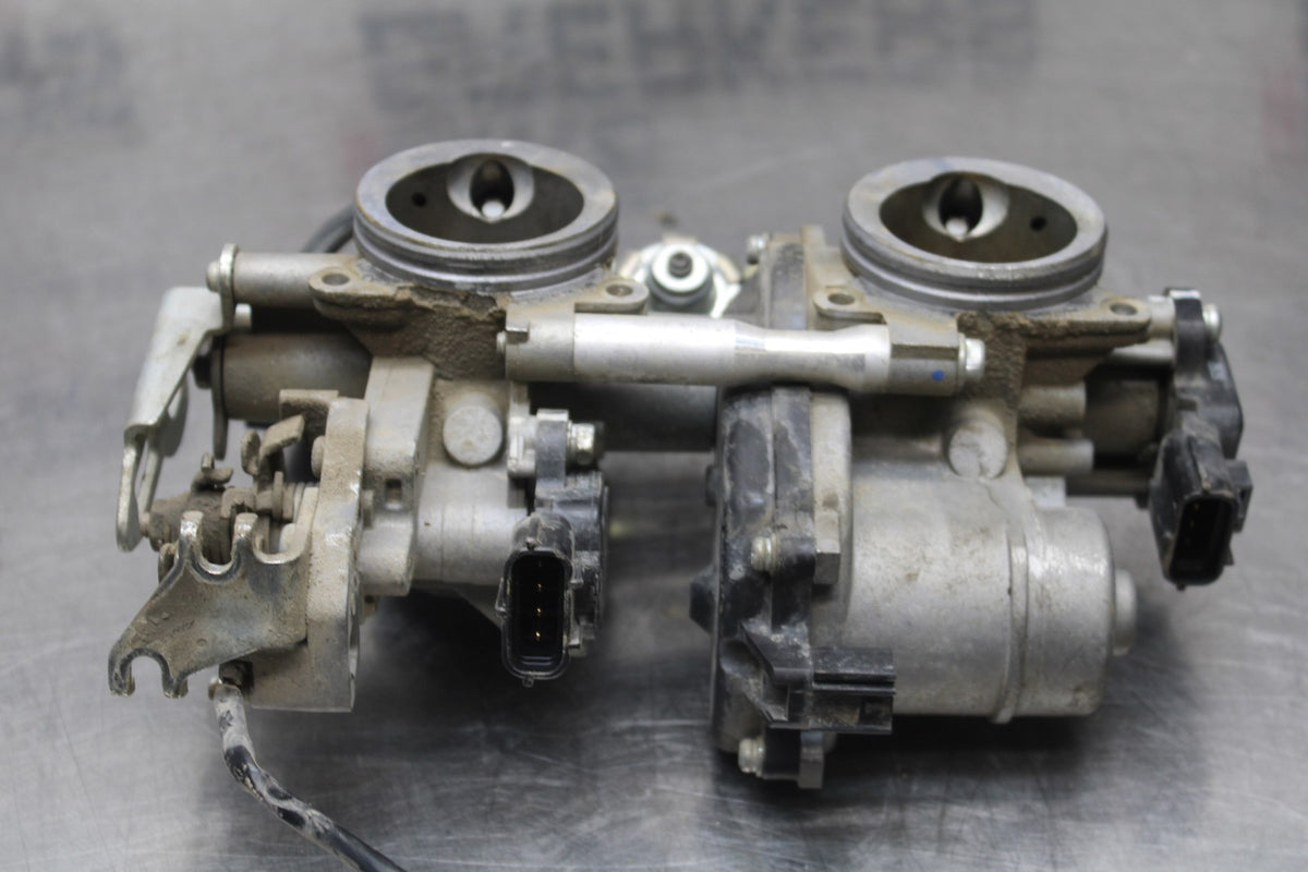 18 YAMAHA SUPER TENERE MAIN FUEL INJECTORS / THROTTLE BODIES BB832
