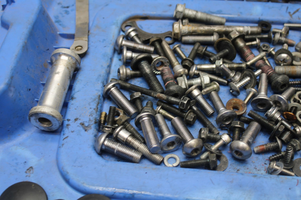 08 KAWASAKI NINJA ZX10R MOUNTING BOLTS HARDWARE SCREWS BB902