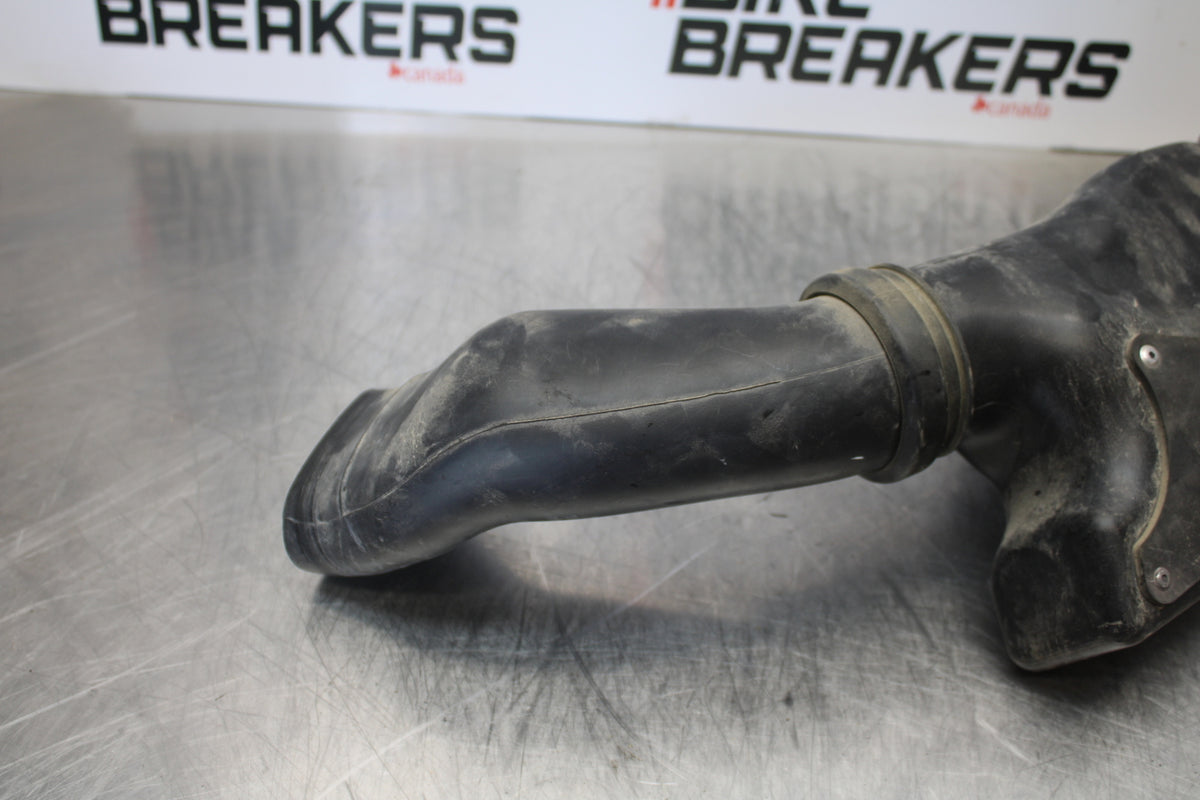 05-06 HONDA CBR600RR RIGHT LEFT AIR INTAKE DUCTS BB159