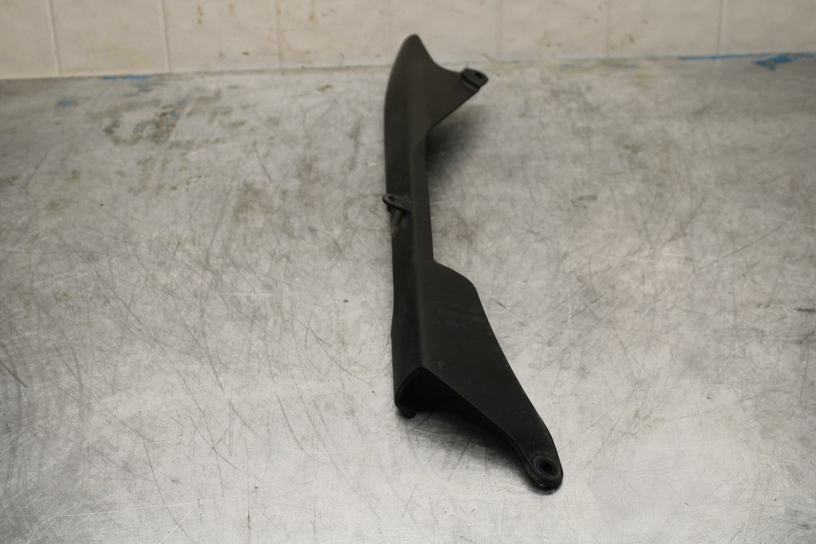 19-20 KAWASAKI NINJA ZX6R REAR BACK DRIVE CHAIN GUARD COVER SHIELD BB419