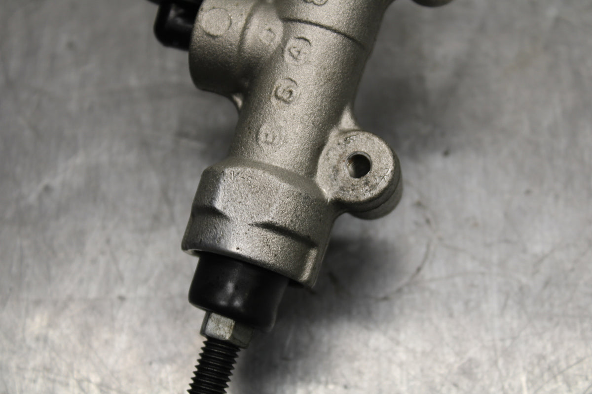 08-10 SUZUKI GSXR750 REAR BACK BRAKE MASTER CYLINDER W RESERVOIR BB127