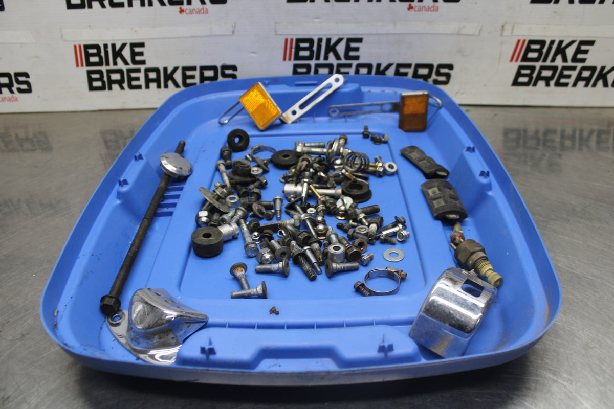 97 KAWASAKI VULCAN 1500 VN1500D CLASSIC MOUNTING BOLTS HARDWARE BB936