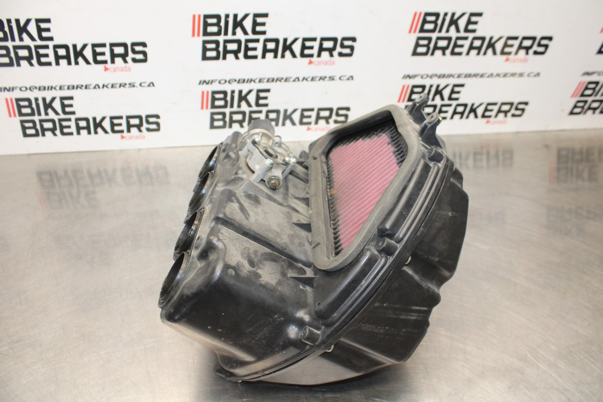 07 YAMAHA YZF R1 AIRBOX AIR INTAKE FILTER BOX BB826