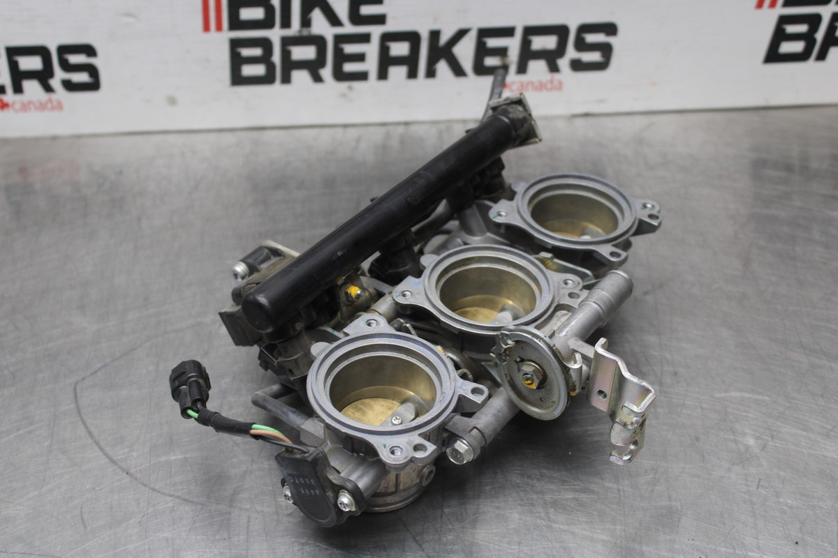 14 TRIUMPH STREET TRIPLE ABS MAIN FUEL INJECTORS / THROTTLE BODIES BB808