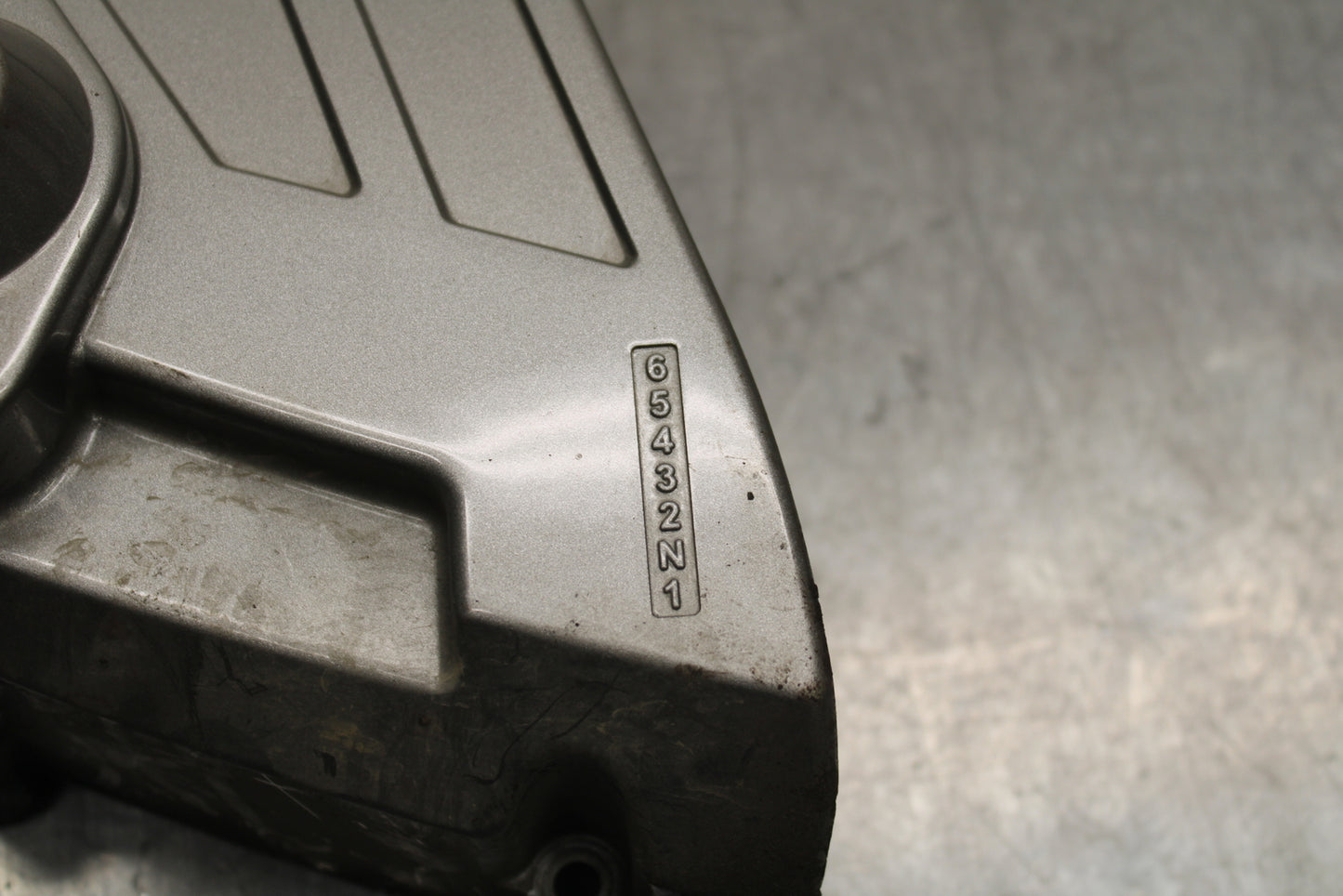 03 SUZUKI SV650S ENGINE SPROCKET COVER BB130