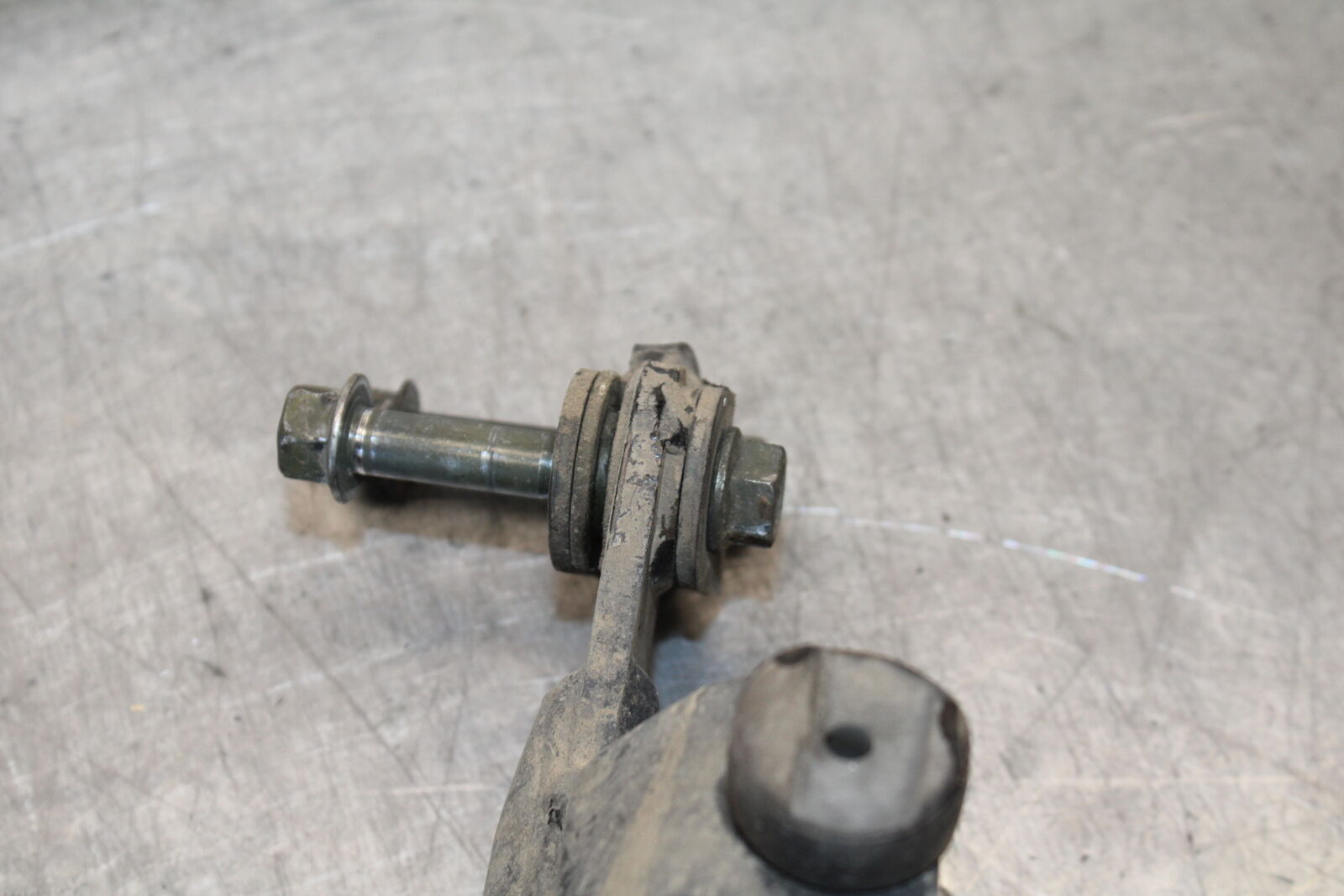 07-09 YAMAHA FZ6 CENTER MAIN STAND 5VX-27111-03-00 BB713